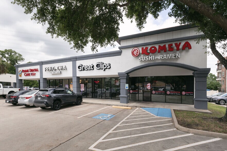 25114 Grogans Mill Rd, Spring, TX à louer - Photo de l’immeuble – Image 1 sur 6