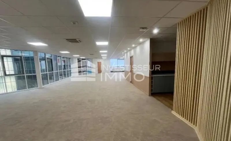 Bureau dans Torcy à louer - Photo intérieure – Image 2 sur 4