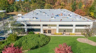 Plus de détails pour 704 Executive Blvd, Valley Cottage, NY - Bureau à louer
