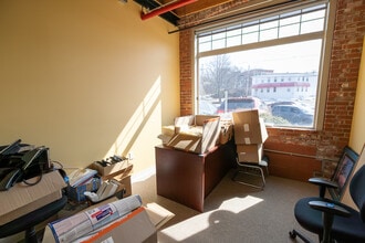 40 Spruce St, Leominster, MA à louer Photo intérieure– Image 1 sur 15