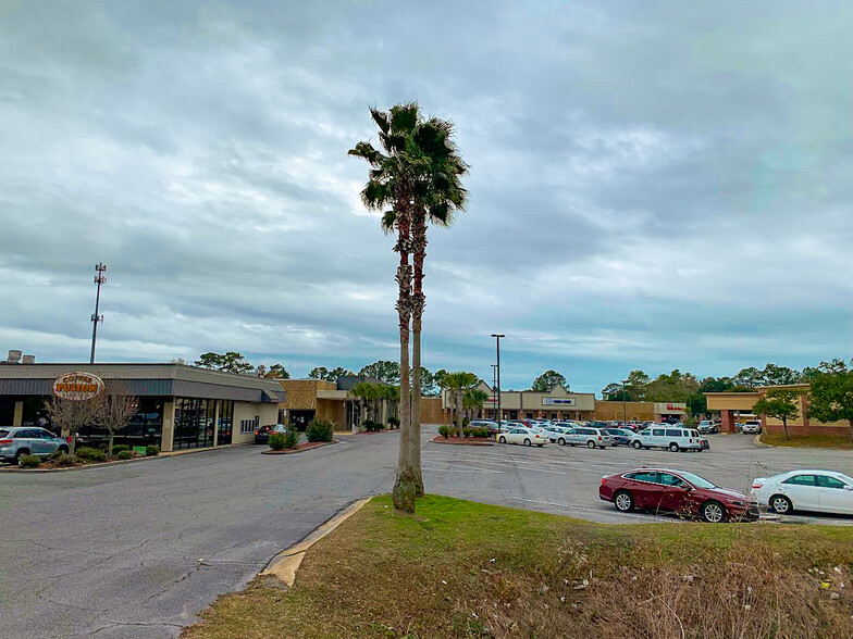 2226 Bienville Blvd, Ocean Springs, MS à louer - Photo principale – Image 1 sur 40