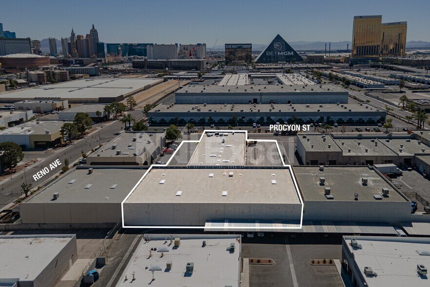 5141 Procyon St, Las Vegas, NV à louer - Photo de l’immeuble – Image 2 sur 8