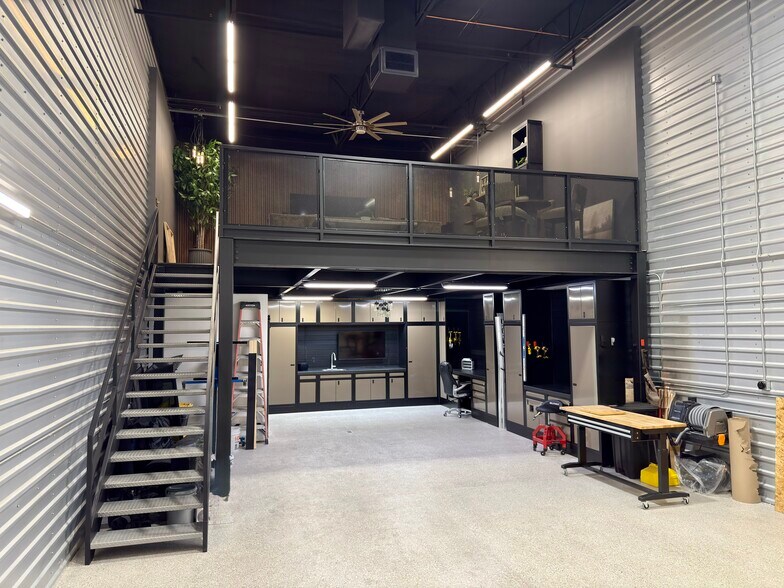 7800 E Greenway RD. Unit A105, Scottsdale, AZ à vendre - Photo intérieure – Image 1 sur 20