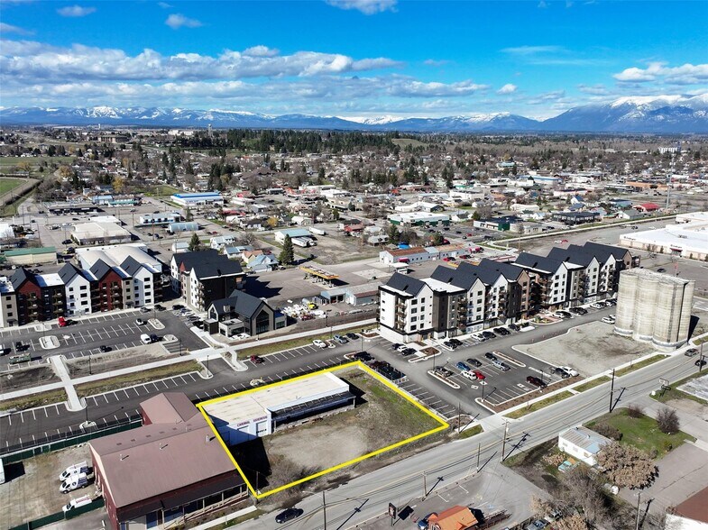 647 Center st, Kalispell, MT à louer - Photo de l’immeuble – Image 3 sur 28