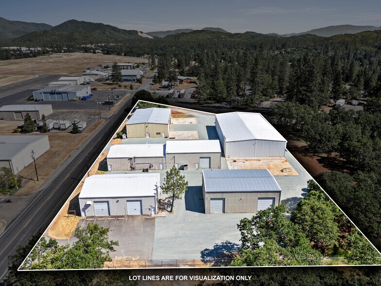 1344 Brookside Blvd, Grants Pass, OR à louer - Aérien – Image 1 sur 11