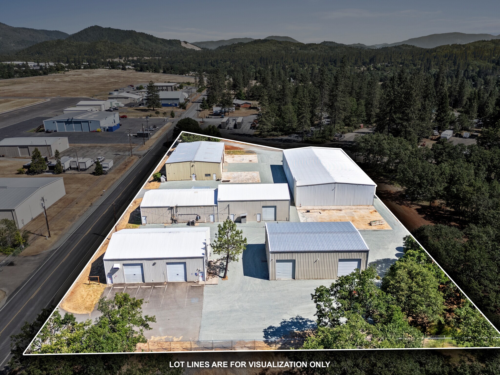 1344 Brookside Blvd, Grants Pass, OR à louer Aérien– Image 1 sur 12