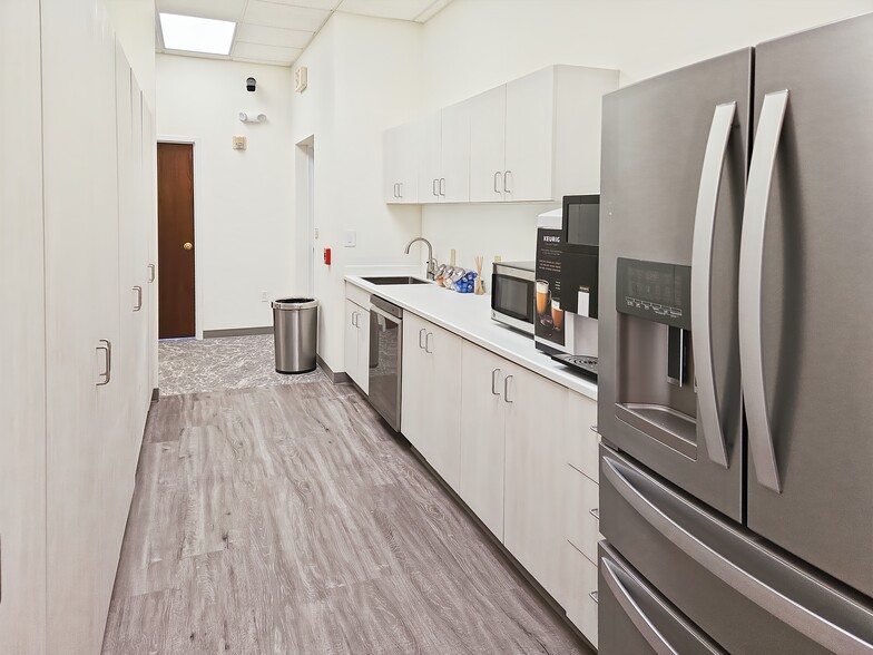 332 N Harrison St, Davenport, IA à louer - Photo de l’immeuble – Image 1 sur 13