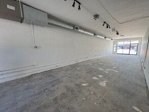 14525-14529 Vanowen St, Van Nuys, CA à louer Photo de l’immeuble– Image 2 sur 3
