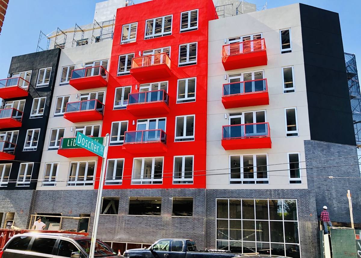 999 Liberty Ave, Brooklyn, NY à louer Photo principale– Image 1 sur 7