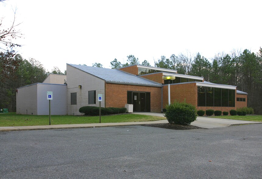 635 N Washington Hwy, Ashland, VA à louer - Photo de l’immeuble – Image 1 sur 1