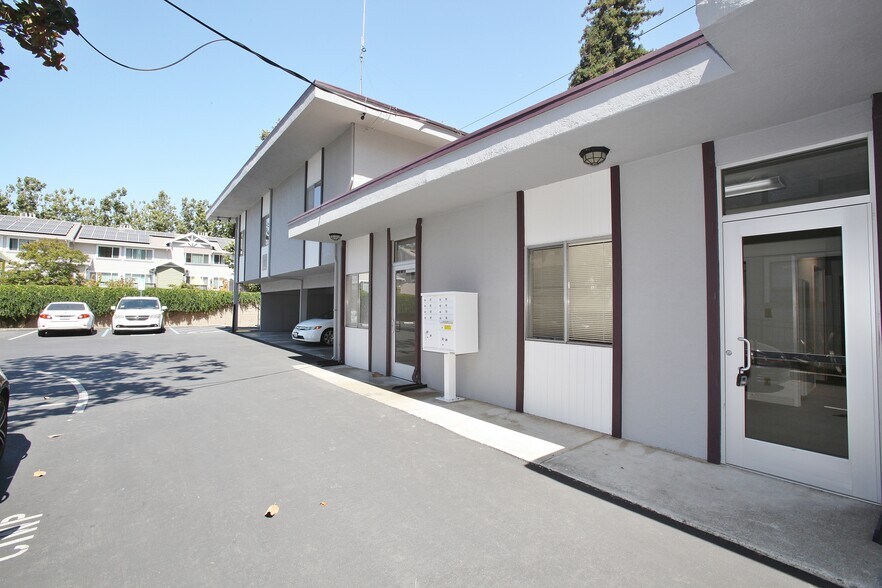 570-578 B Street, Hayward, CA portefeuille de 2 biens à vendre sur LoopNet.fr - Photo de l’immeuble – Image 3 sur 20