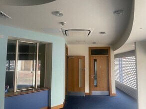 21-33 High St, Falkirk à louer Photo intérieure– Image 2 sur 7