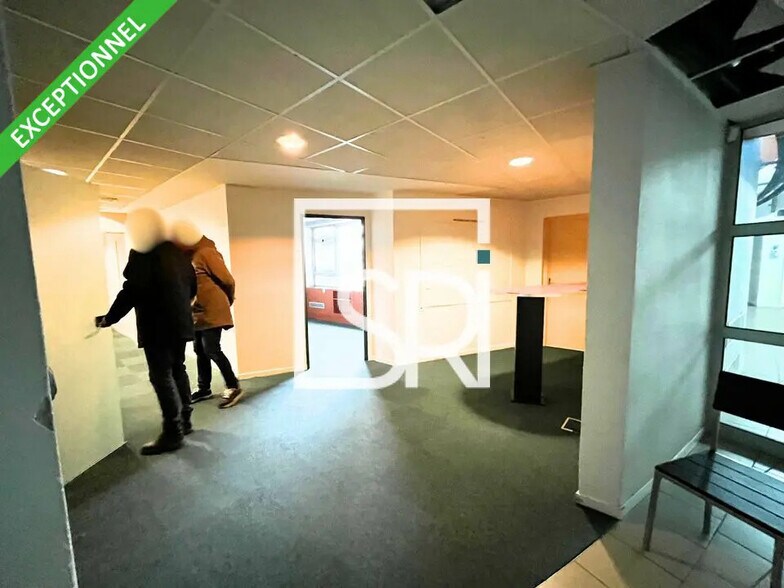 Bureau dans Issoire à vendre - Photo de l’immeuble – Image 2 sur 12