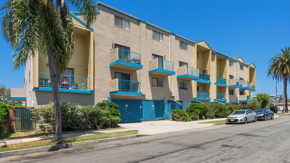 1225 Bennett Ave, Long Beach, CA à vendre - Photo de l’immeuble – Image 2 sur 18