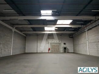 Plus de détails pour Local d'activités à louer