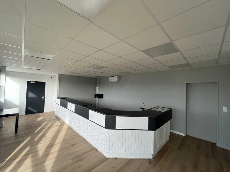 Bureau dans Saran à louer - Photo de l’immeuble – Image 3 sur 16