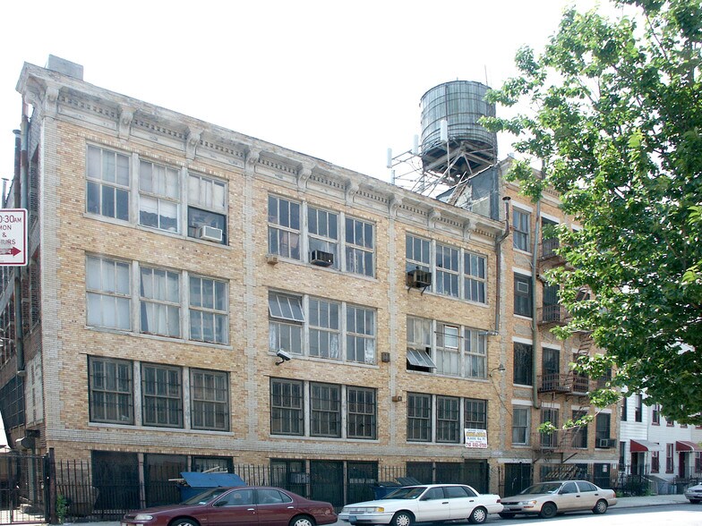 130 Palmetto St, Brooklyn, NY à louer - Photo de l’immeuble – Image 3 sur 3