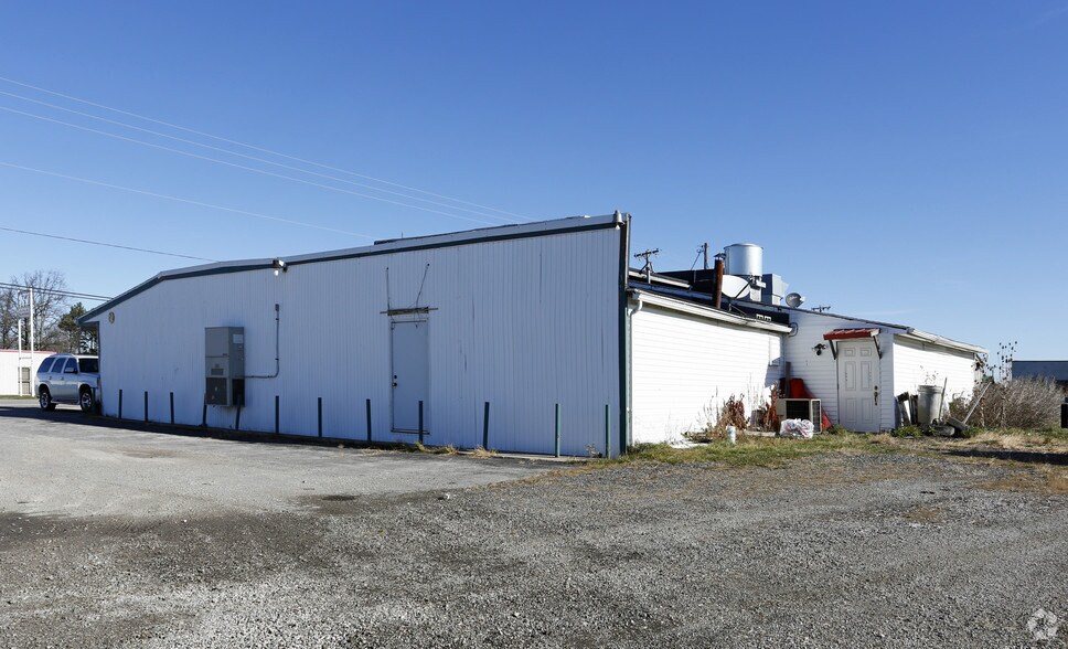 2103 Baltimore St, Defiance, OH à vendre - Photo de l’immeuble – Image 3 sur 9