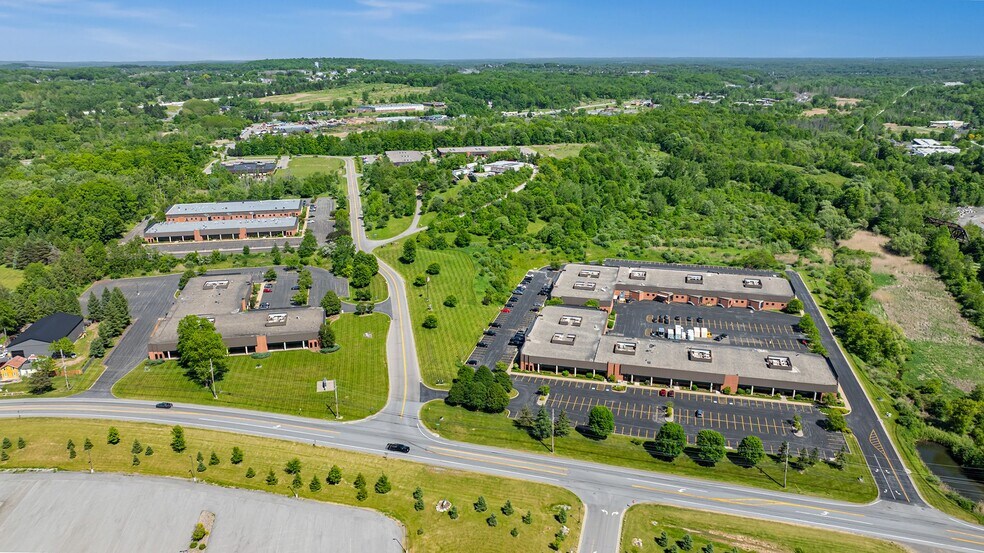 7685 Omnitech Pl, Victor, NY à louer - Photo de l’immeuble – Image 1 sur 5