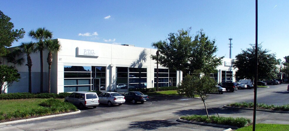 41 Skyline Dr, Lake Mary, FL à louer - Photo de l’immeuble – Image 1 sur 6