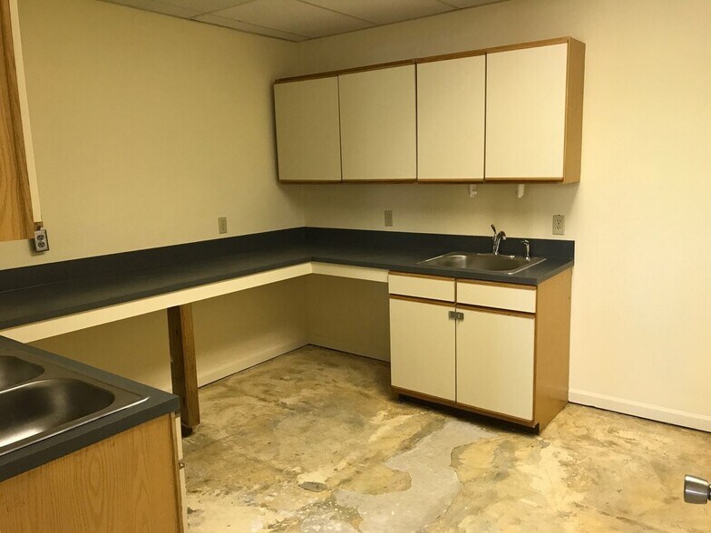 1934 16th St NE, Hickory, NC à louer - Photo de l’immeuble – Image 3 sur 10