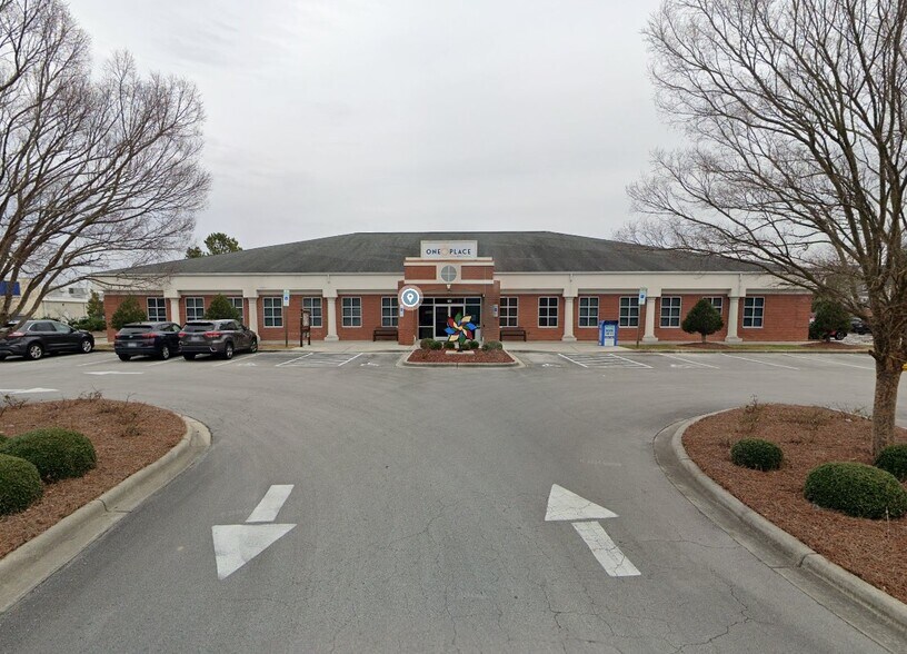 900 Dennis Rd, Jacksonville, NC à vendre - Photo principale – Image 1 sur 3