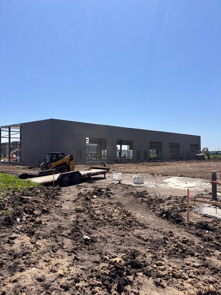 1305 SE 25th St, Grimes, IA à louer - Photo de l’immeuble – Image 3 sur 7