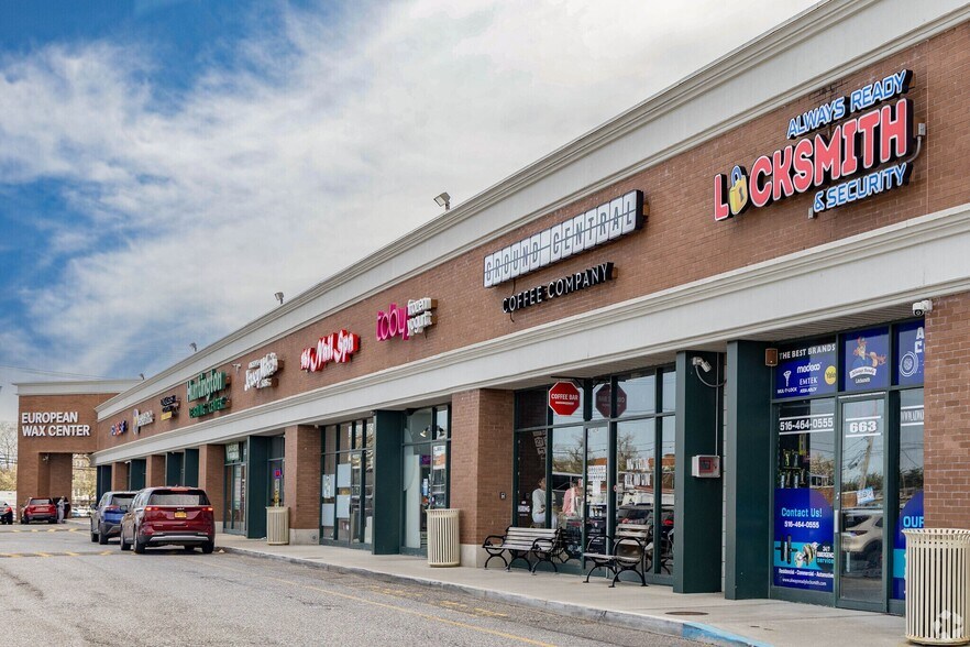 601-693 Sunrise Hwy, Lynbrook, NY à louer - Photo de l’immeuble – Image 2 sur 5