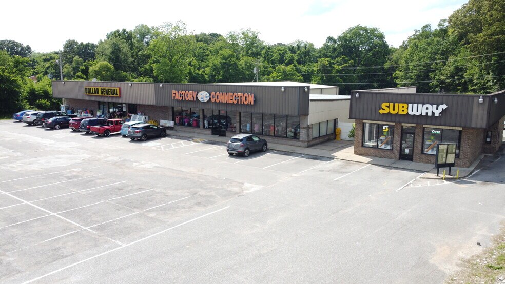 Dollar General Plaza - McKenzie, TN portefeuille de 3 biens à vendre sur LoopNet.fr - Photo de l’immeuble – Image 1 sur 3