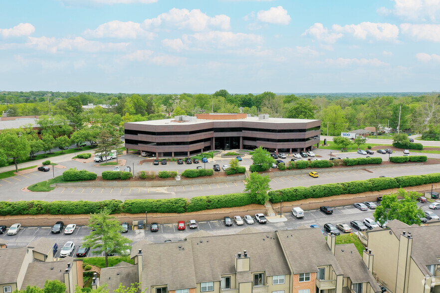 10845 Olive Blvd, Creve Coeur, MO à louer - Photo de l’immeuble – Image 3 sur 8