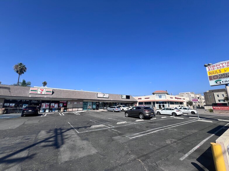 13245-13253 Victory Blvd, Van Nuys, CA à louer - Photo de l’immeuble – Image 2 sur 5