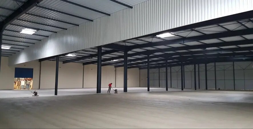 Industriel/Logistique dans Puget-sur-Argens à louer - Photo intérieure – Image 2 sur 3