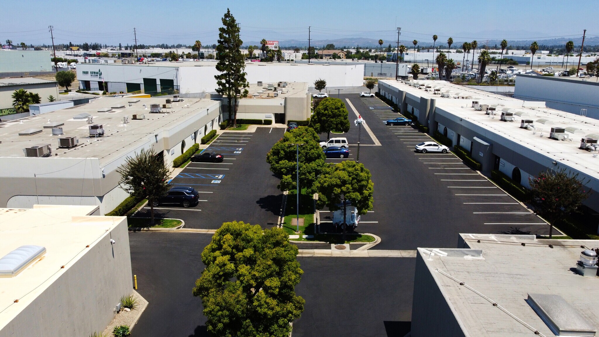 14747 Artesia Blvd, La Mirada, CA à louer Photo principale– Image 1 sur 8