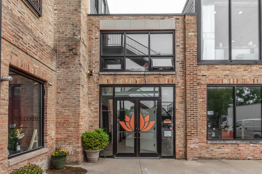 2425 W 14th St, Chicago, IL à louer - Photo de l’immeuble – Image 1 sur 63