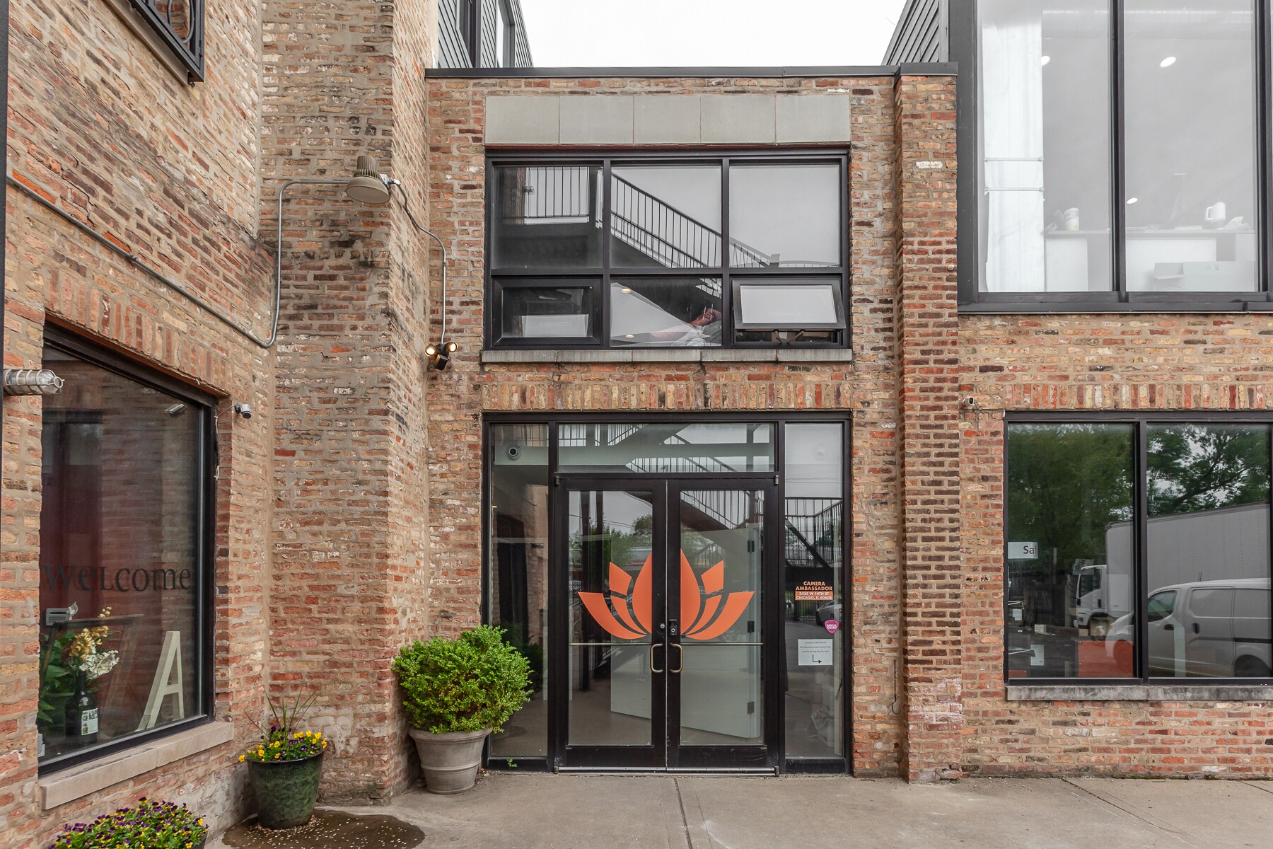 2425 W 14th St, Chicago, IL à louer Photo de l’immeuble– Image 1 sur 64