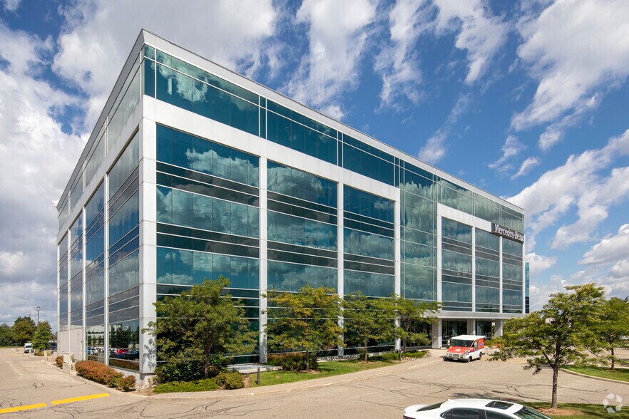 2680 Matheson Blvd E, Mississauga, ON à louer - Photo de l’immeuble – Image 1 sur 1