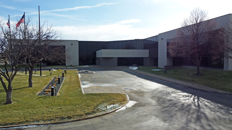 4900 University Ave, West Des Moines, IA à louer - Photo de l’immeuble – Image 2 sur 6