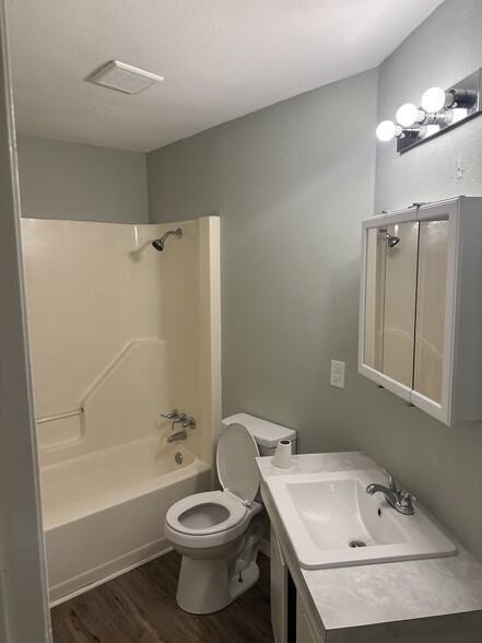 2001 E 20th St, Hooks, TX à vendre - Photo de l’immeuble – Image 3 sur 41
