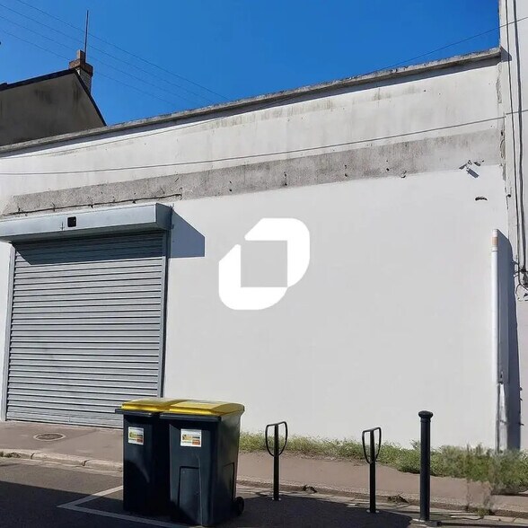 Local d’activités dans Nantes à louer - Photo de l’immeuble – Image 2 sur 20