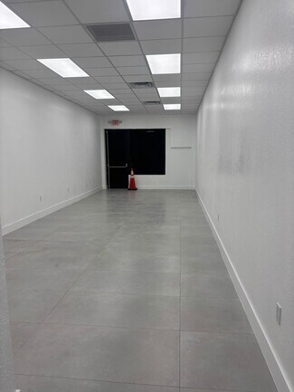 Plus de détails pour 1400-1406 NW 119th St, Miami, FL - Bureau/Local commercial à louer