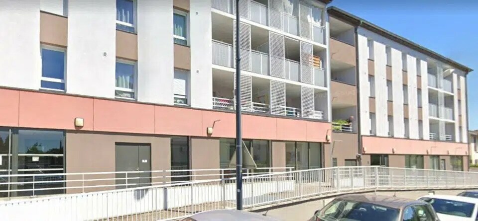 Local commercial dans Jassans-Riottier à louer - Photo de l’immeuble – Image 1 sur 9