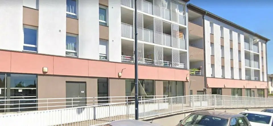 Local commercial dans Jassans-Riottier à louer Photo de l’immeuble– Image 1 sur 10