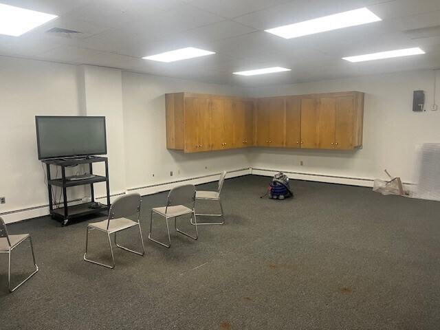 5230 St Clair Ave, Cleveland, OH à vendre - Photo de l’immeuble – Image 2 sur 14