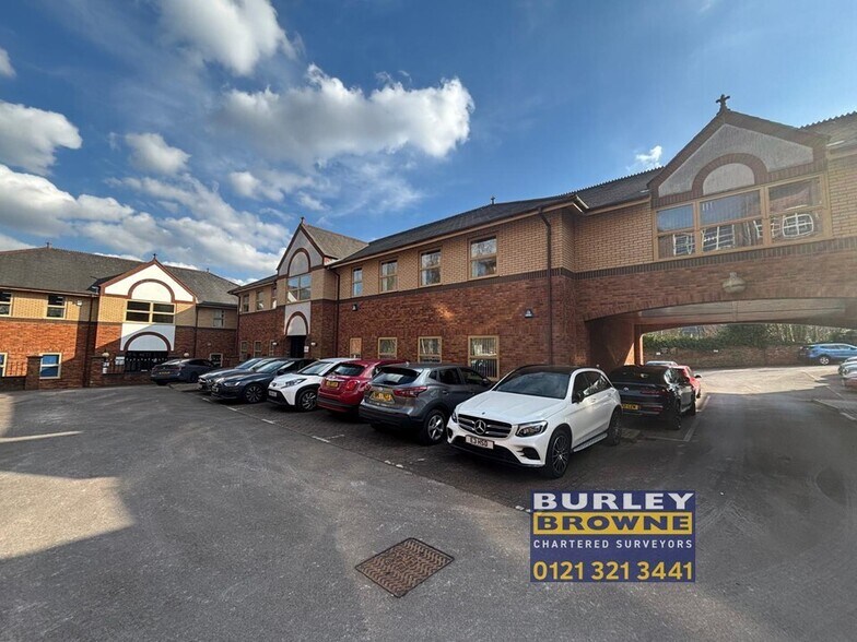 38 Lichfield Rd, Sutton Coldfield à louer - Photo de l’immeuble – Image 3 sur 36