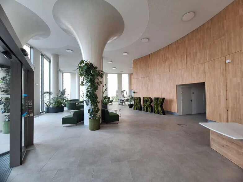 Bureau dans Bordeaux à louer - Photo de l’immeuble – Image 2 sur 20