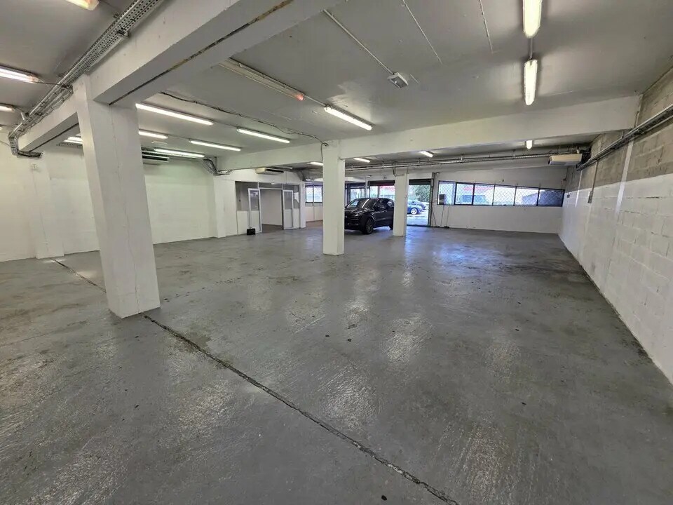 Industriel/Logistique dans Le Cannet à louer Photo de l’immeuble– Image 1 sur 9