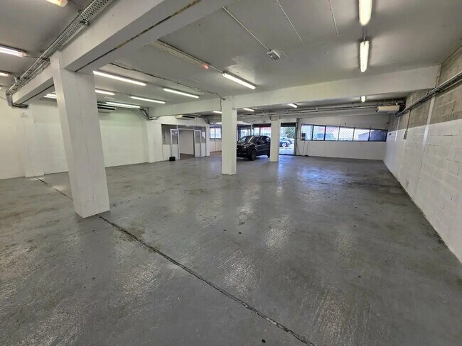 Plus de détails pour Industriel/Logistique à louer