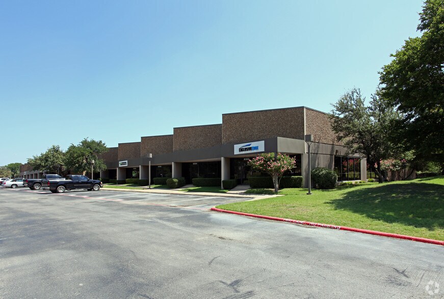 8302-8328 Sterling St, Irving, TX à louer - Photo principale – Image 1 sur 7