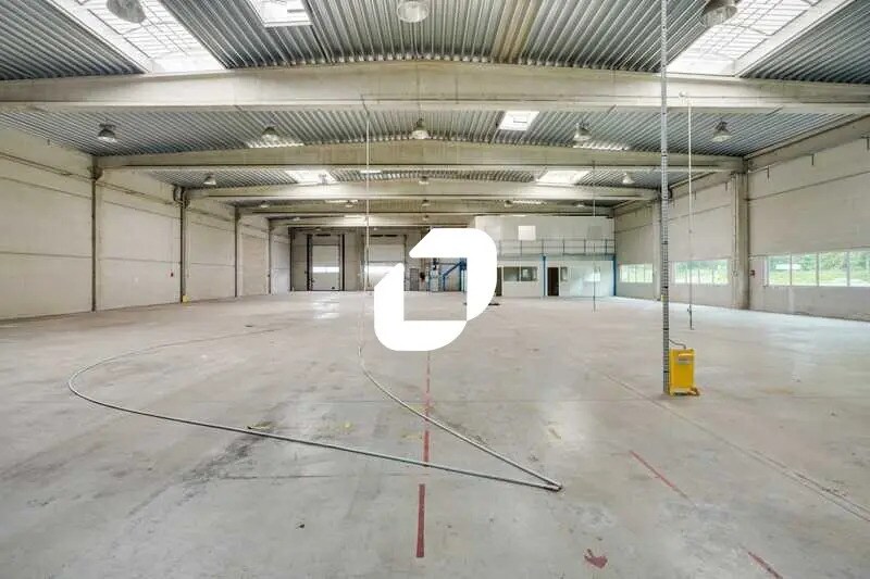 Local d’activités dans Chilly-Mazarin à louer - Photo de l’immeuble – Image 3 sur 14