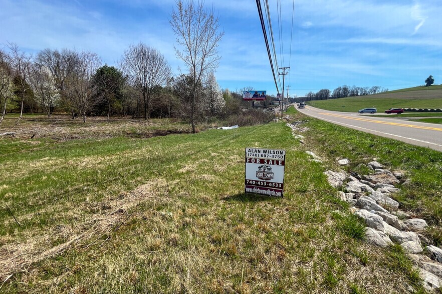 7401 Newark Rd, Nashport, OH à vendre - Photo de l’immeuble – Image 2 sur 2